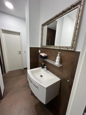 Bismarck Mit Sauna Und Whirlpool Apartment